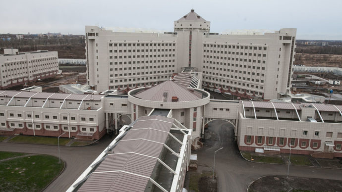 Здание нового следственного изолятора «Кресты-2» в Санкт-Петербурге.